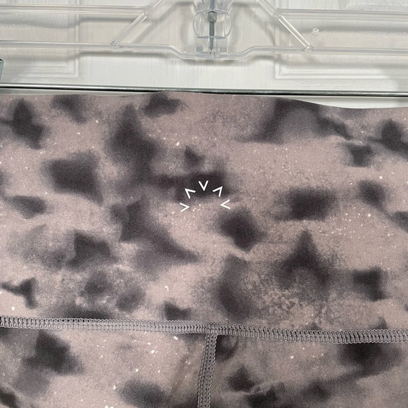 Varley Let’s Go High Rise Patterned Leggings Large - Picture 5 of 5